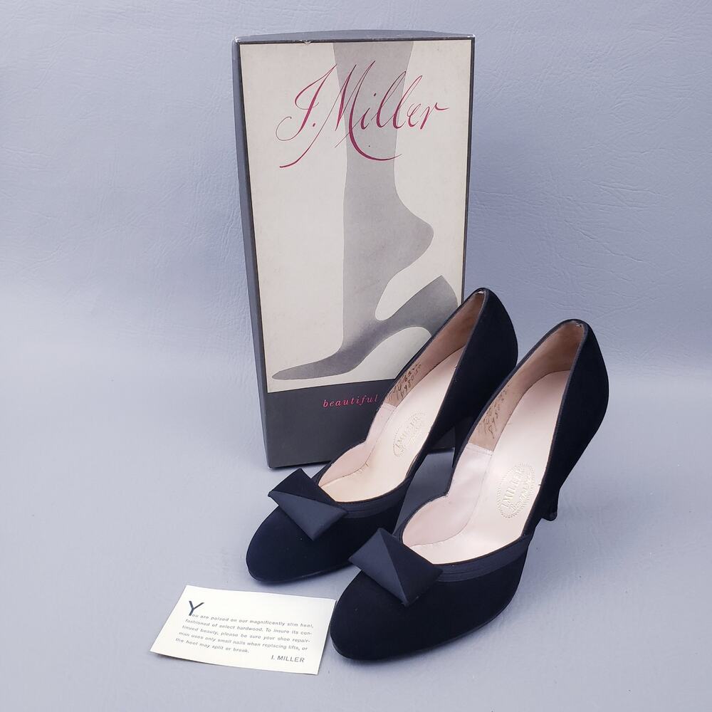 Vtg. 60s Black Velvet Pumps by I. Miller 7.5AAA